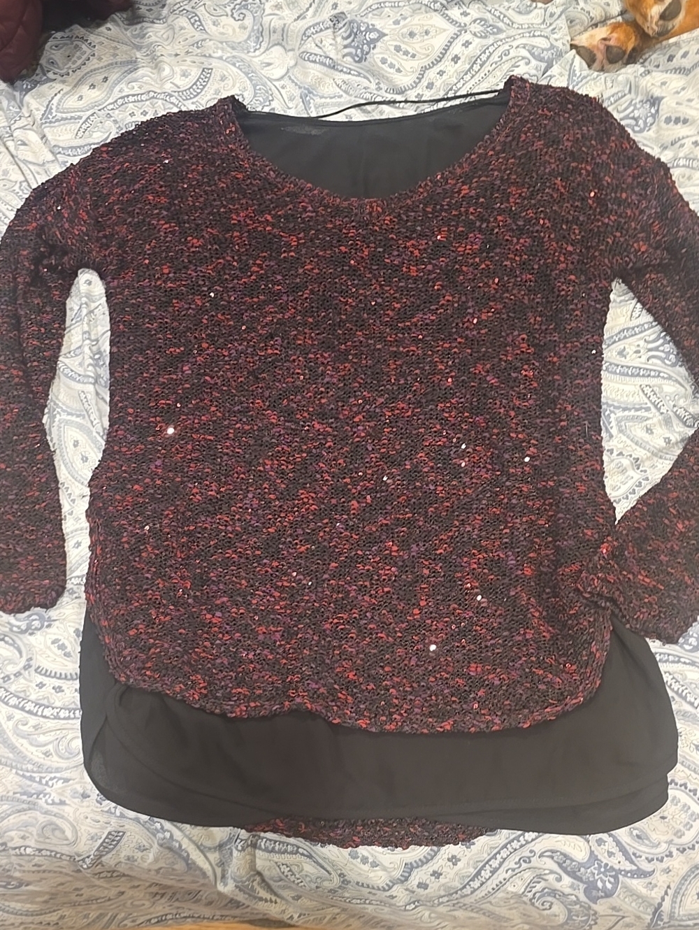 ❤️10/$40 Women’s Black and Red Knit Layered Sweater Top Pretty Heavy